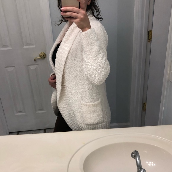 Beautiful women’s sweater! - Picture 4 of 6